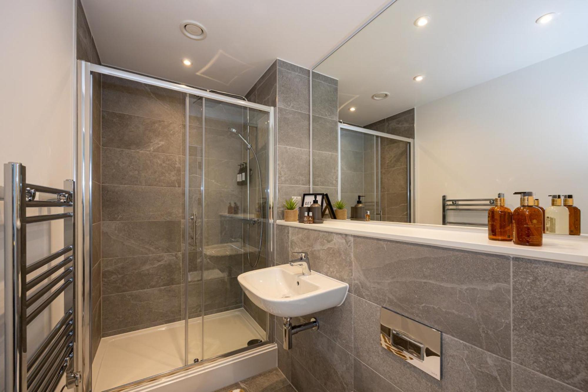 Royal Ebony By Asquare Lettings Apartment Manchester Exterior photo